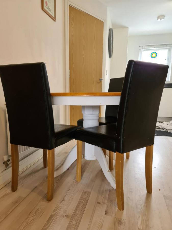 King En-Suite Close To The A30 Кембърн Екстериор снимка