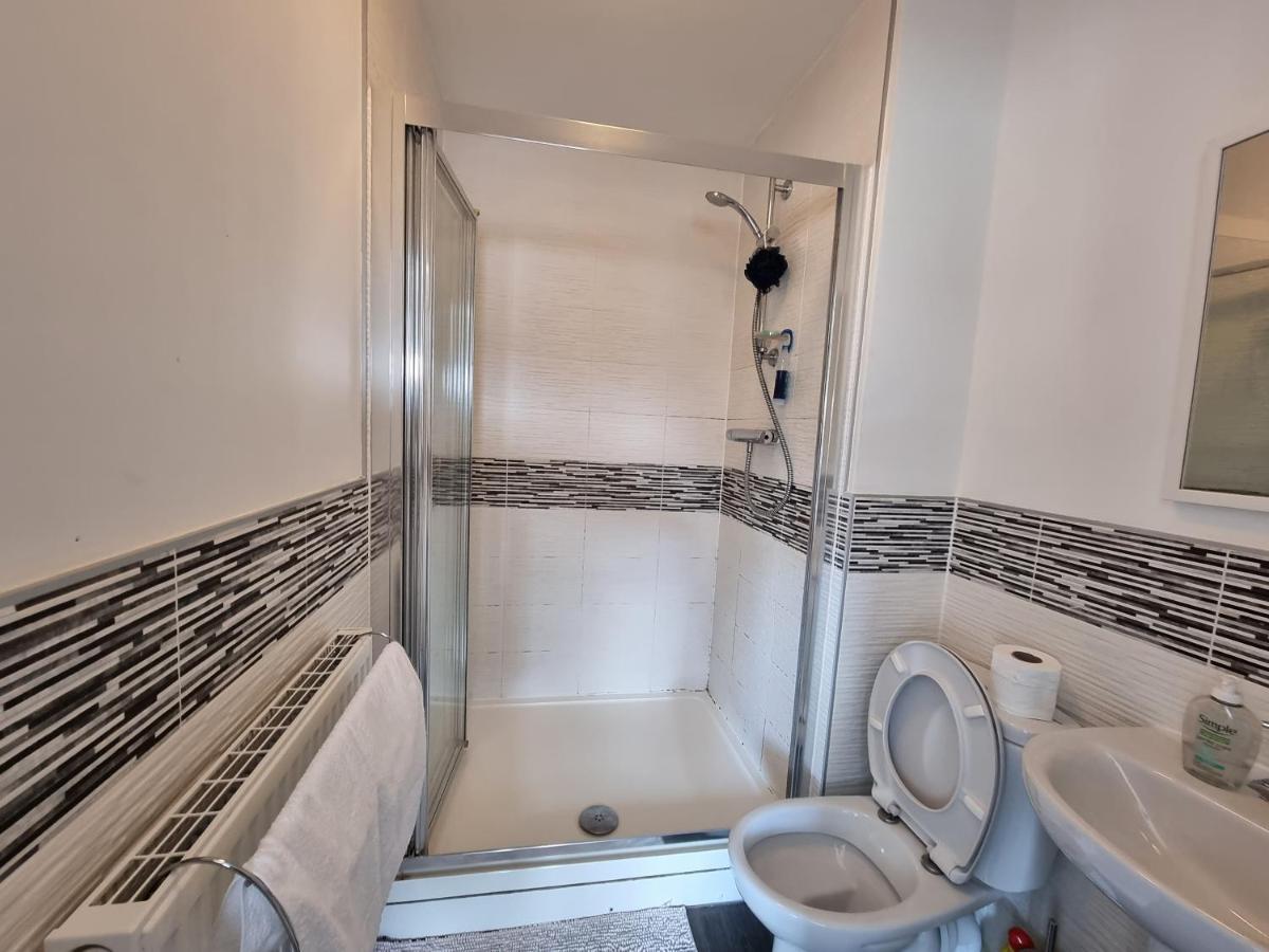 King En-Suite Close To The A30 Кембърн Екстериор снимка