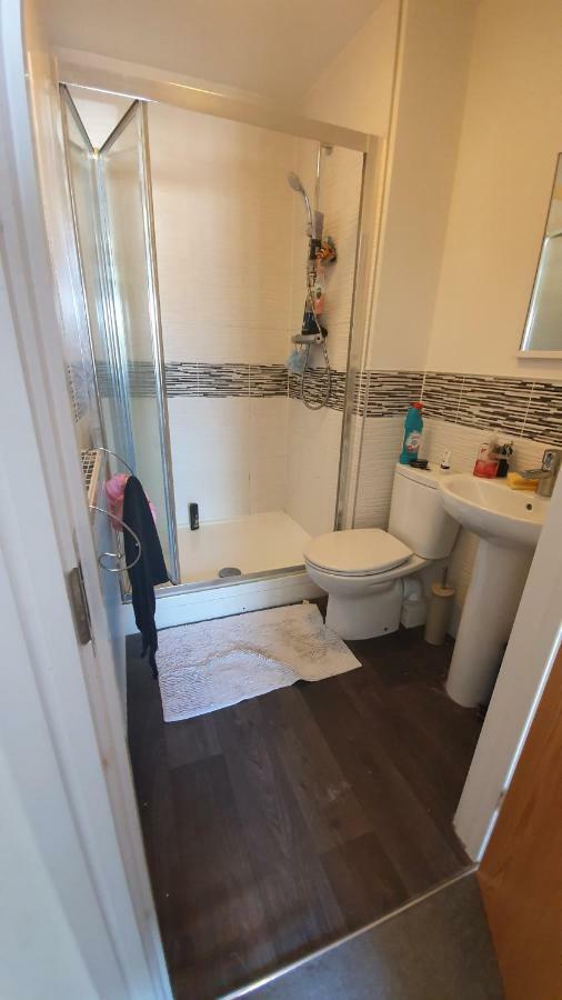 King En-Suite Close To The A30 Кембърн Екстериор снимка