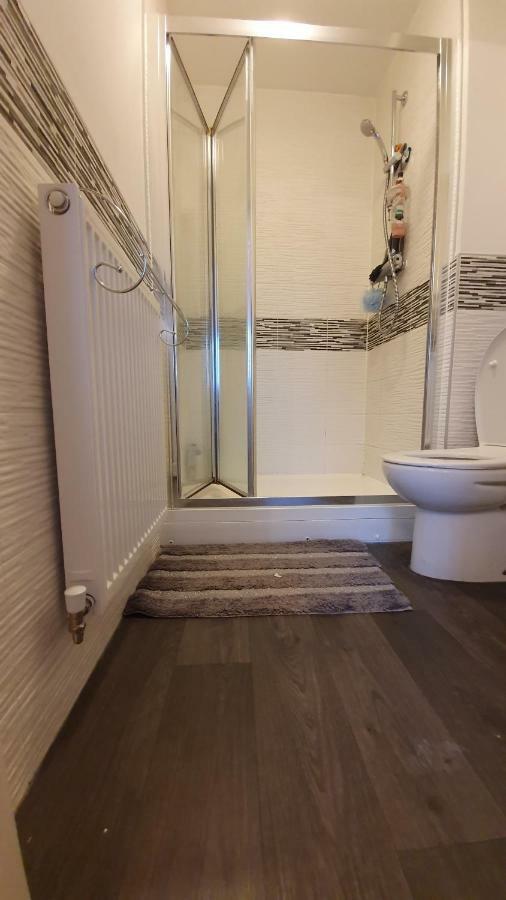 King En-Suite Close To The A30 Кембърн Стая снимка